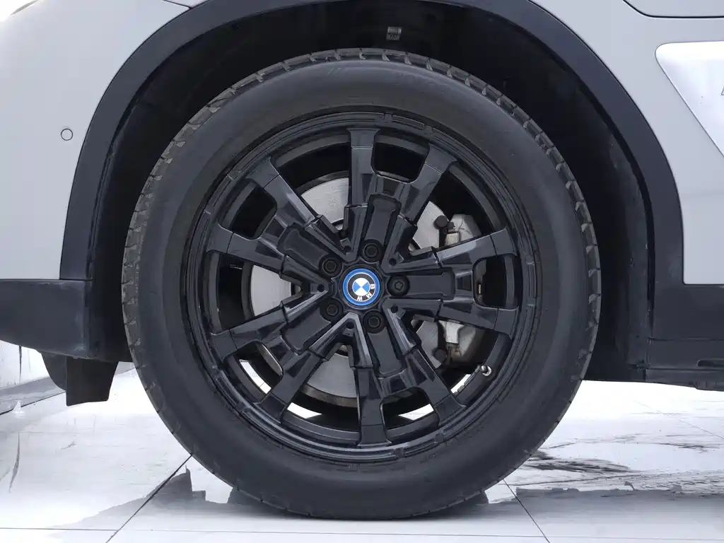 BMW iX3 — миниатюра 25
