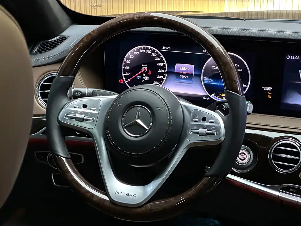 Mercedes-Benz S-Class — миниатюра 12