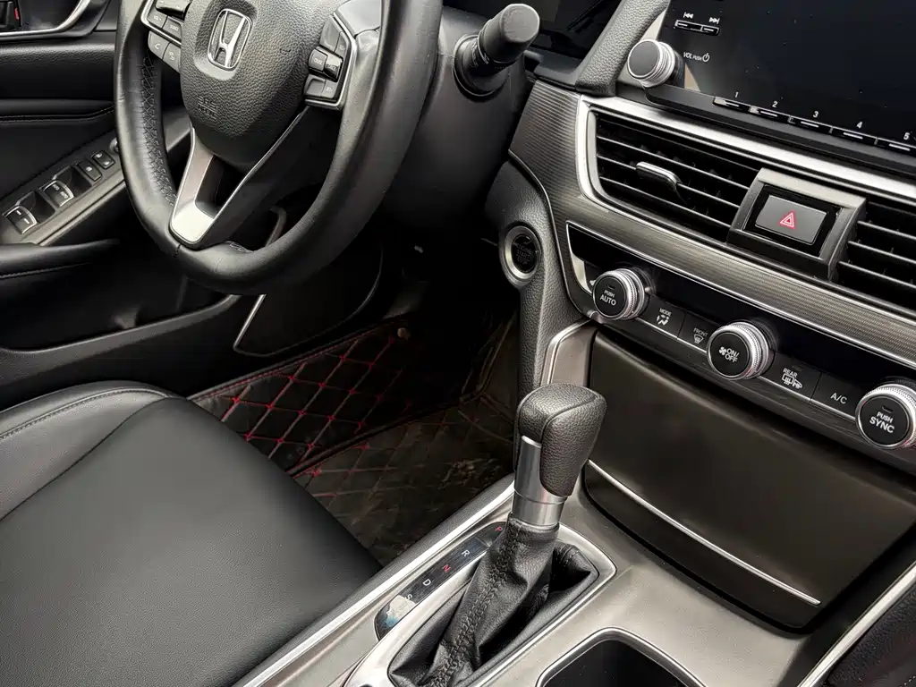Honda Accord — миниатюра 13