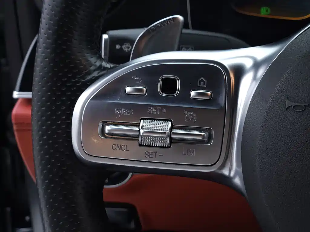 Mercedes-Benz AMG GT — миниатюра 13