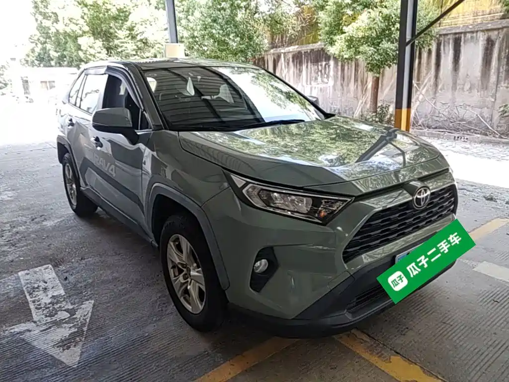 Toyota RAV4 — миниатюра 4