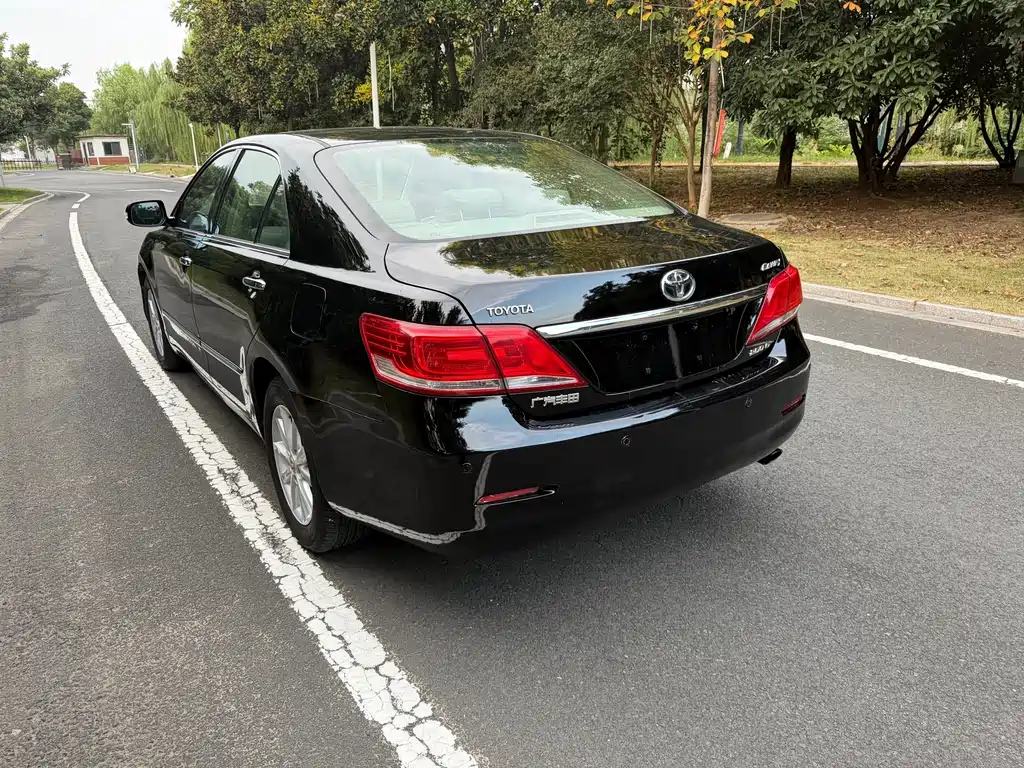 Toyota Camry — миниатюра 9