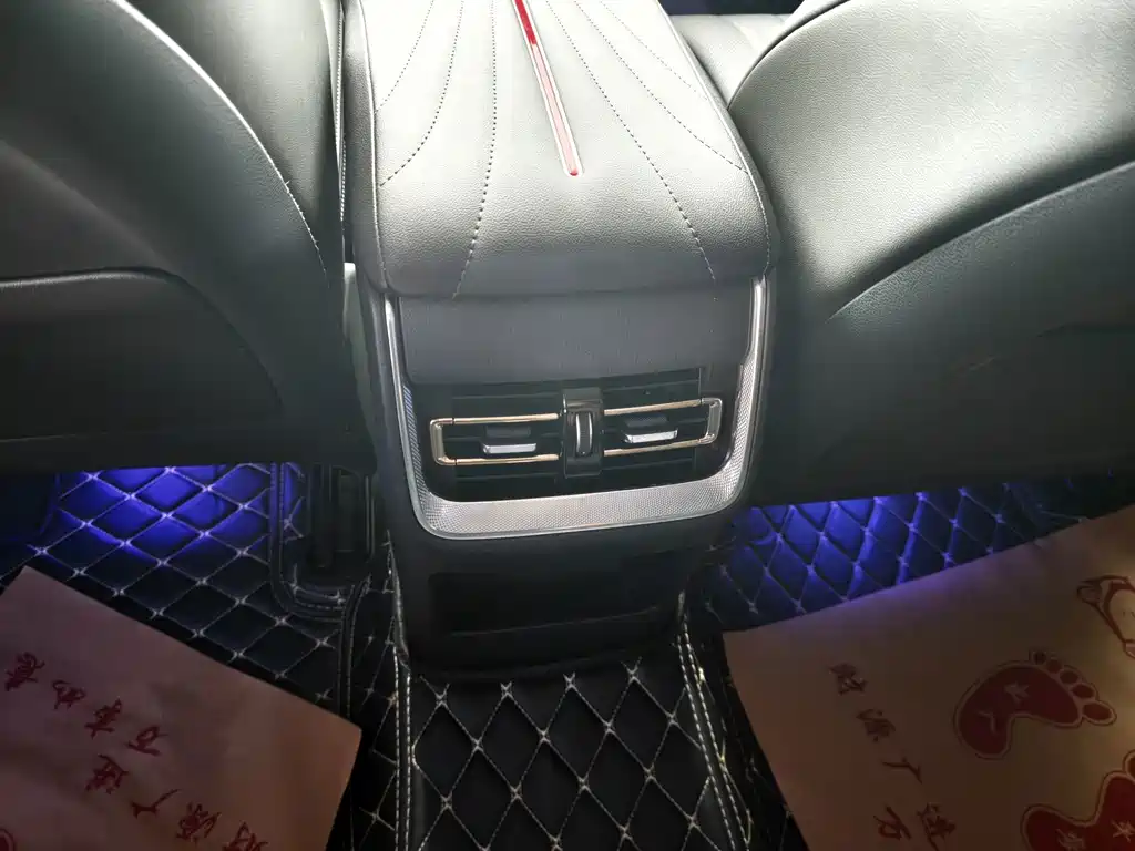 Hongqi Hongqi H5 — миниатюра 12
