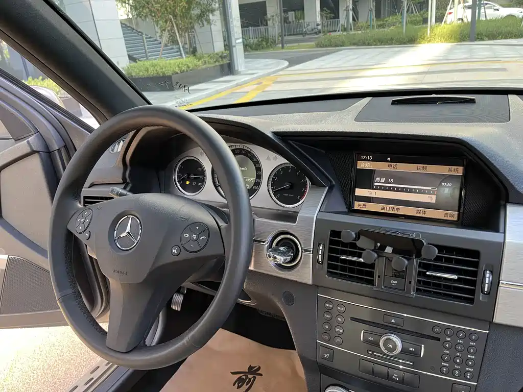 Mercedes-Benz GLK-Class (Import) — миниатюра 16