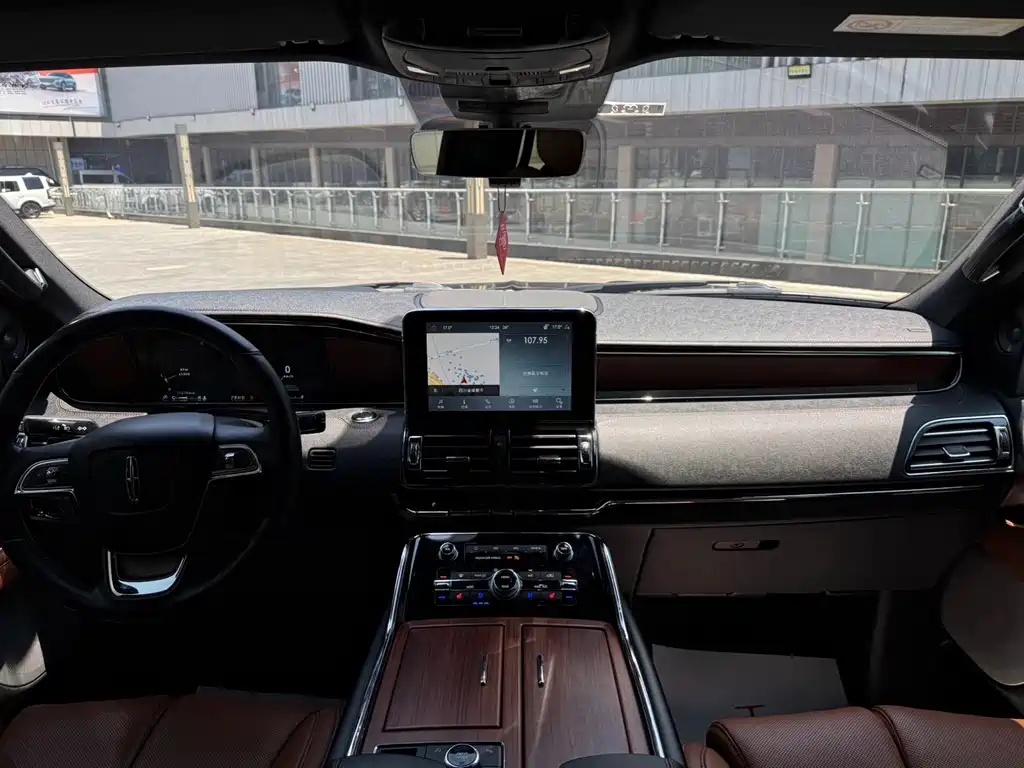 Lincoln Navigator — миниатюра 4