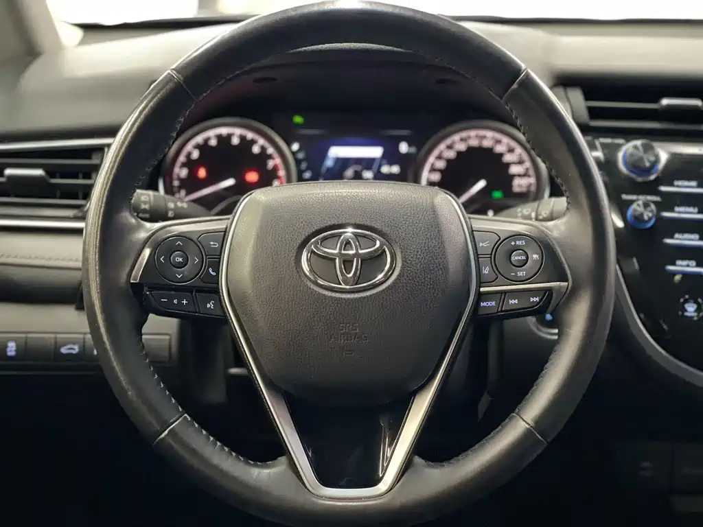 TOYOTA CAMRY