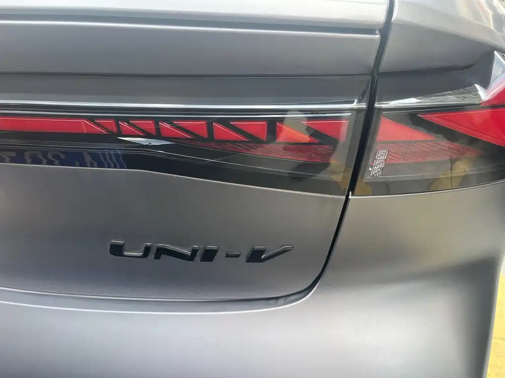 Changan UNI-V — миниатюра 9