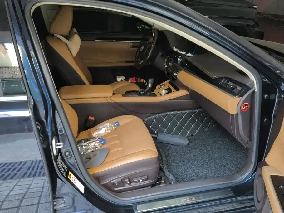 Lexus ES — миниатюра 8