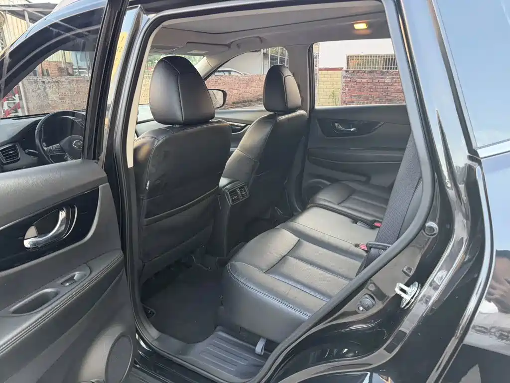 Nissan X-Trail — миниатюра 8