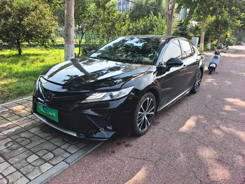Toyota Camry — миниатюра 2