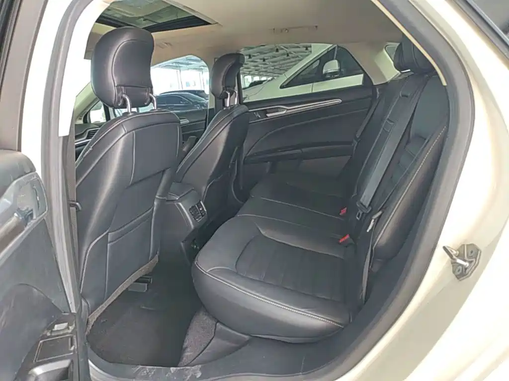 Ford Mondeo — миниатюра 17