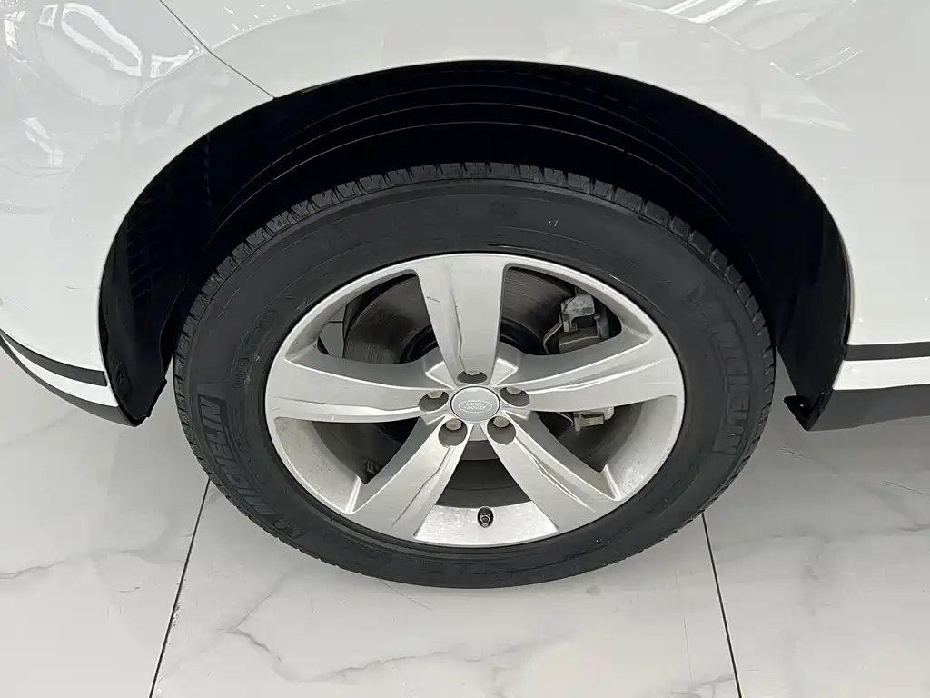 Land Rover Velar — миниатюра 16