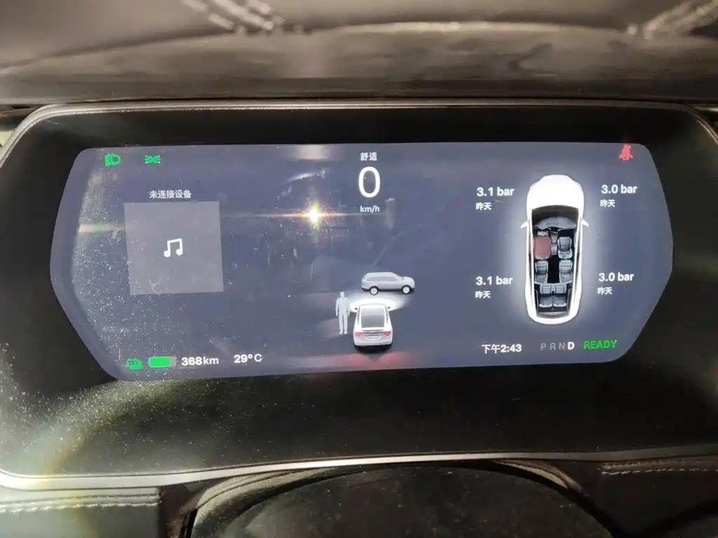 Tesla Model X — миниатюра 4