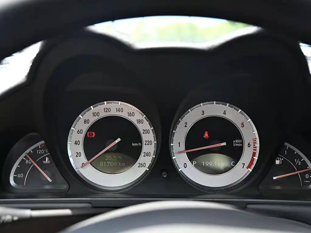 Mercedes-Benz SL-Class — миниатюра 9