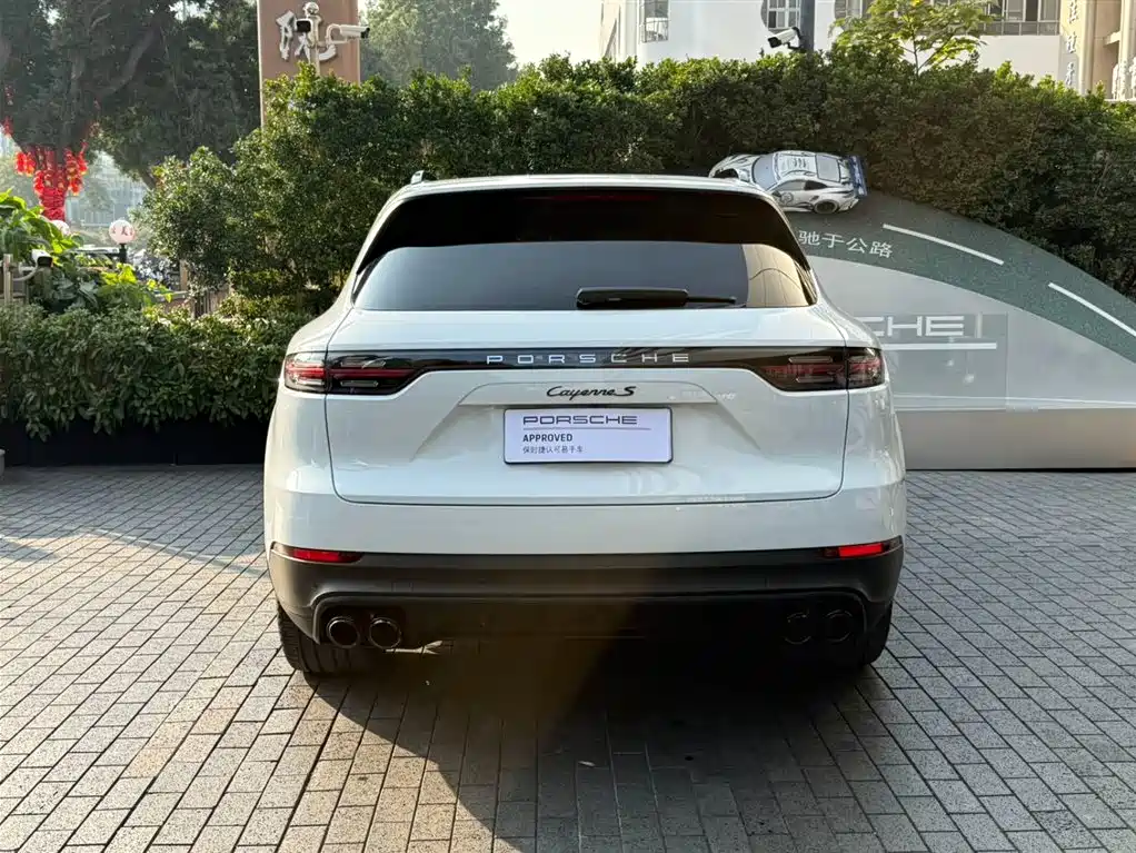 PORSCHE CAYENNE
