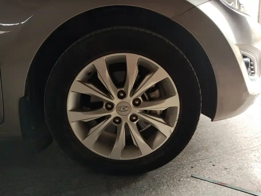 Hyundai Elantra Langdong — миниатюра 6