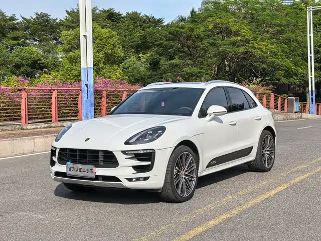 PORSCHE MACAN 2017