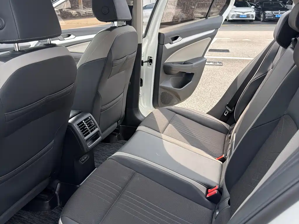 Volkswagen Golf — миниатюра 5
