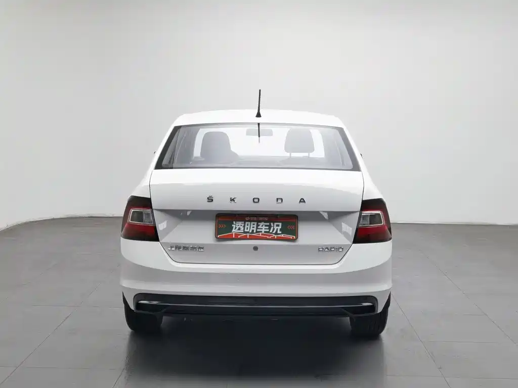 Skoda Rapid — миниатюра 4