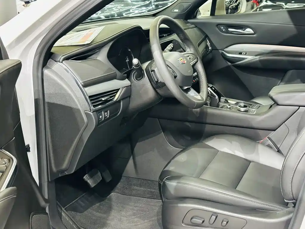 Cadillac XT4 — миниатюра 4