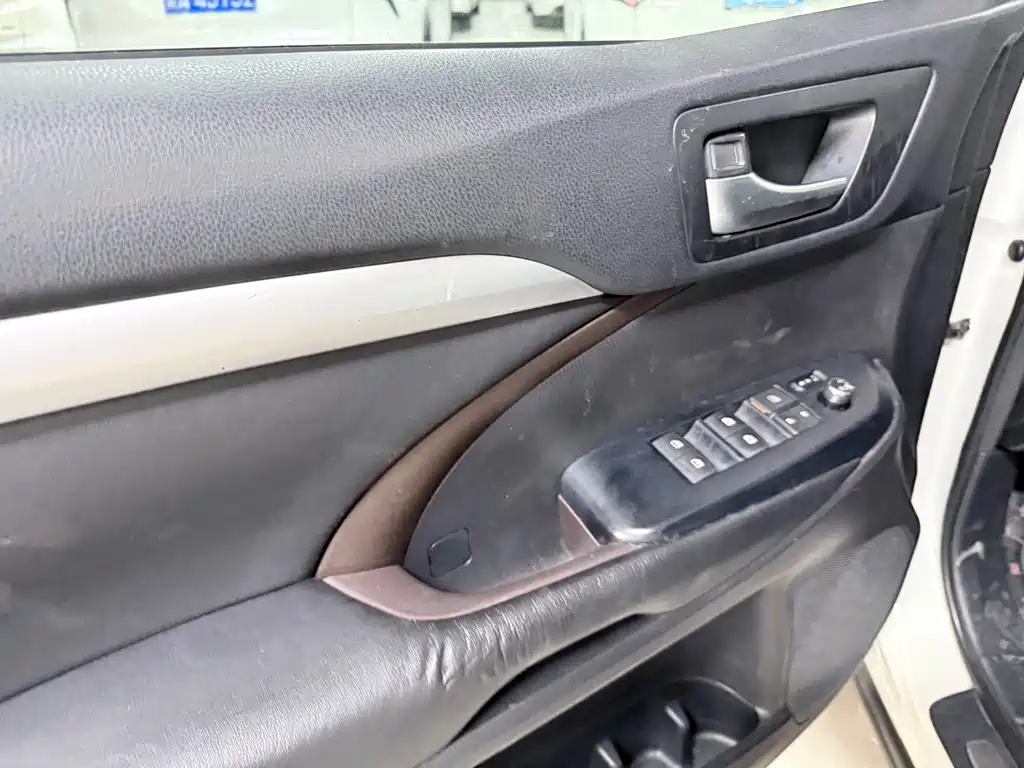 Toyota Highlander — миниатюра 8
