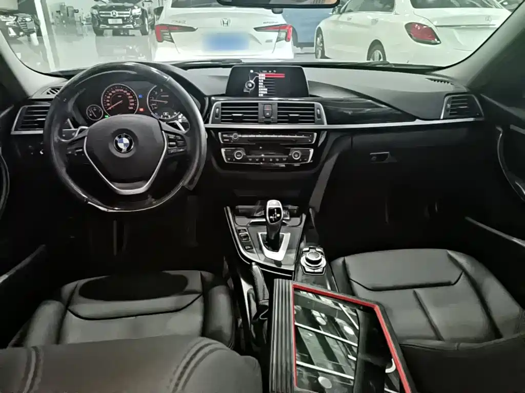 BMW 3 Series — миниатюра 10