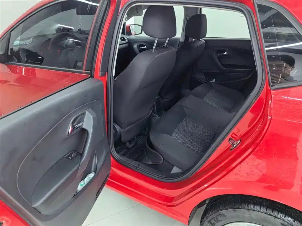 Volkswagen Polo — миниатюра 13