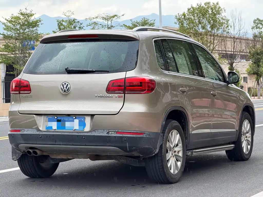 Volkswagen Tiguan 2015 1.8TSI AT Luxury