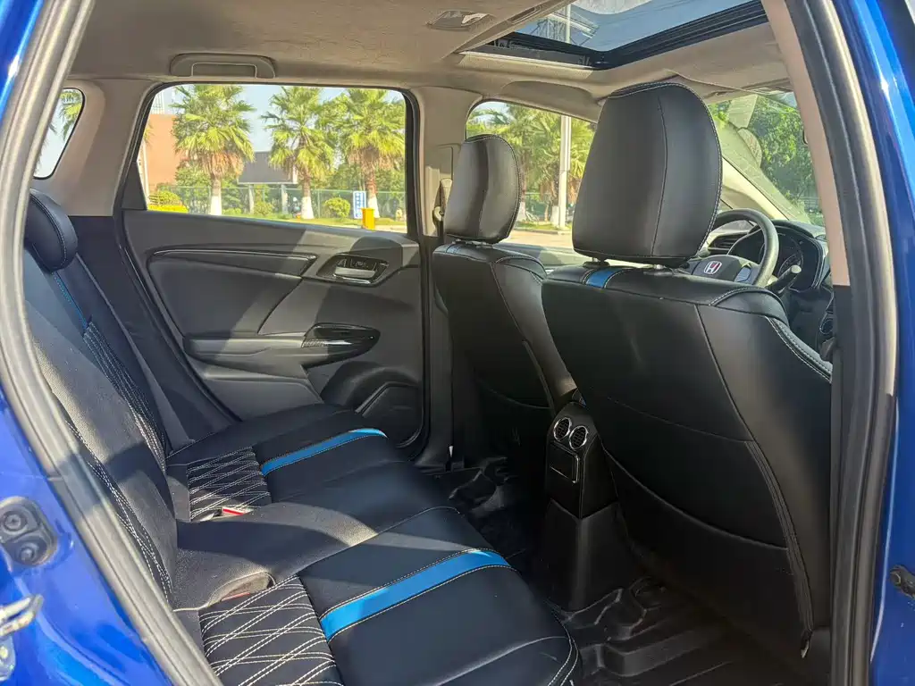 Honda Fit — миниатюра 6