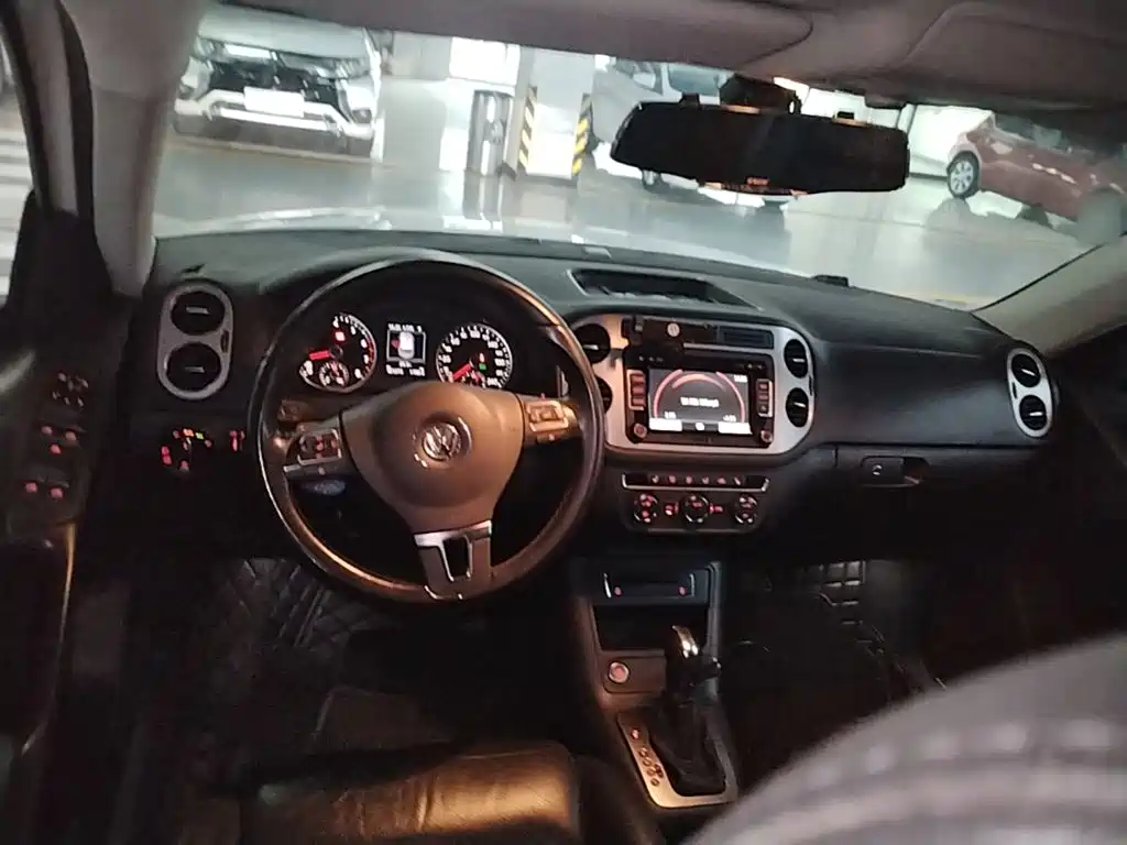 Volkswagen Tiguan — миниатюра 11
