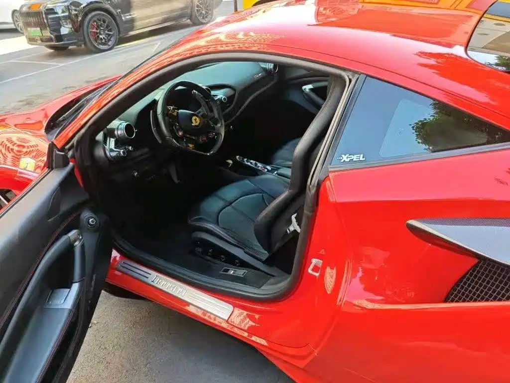 Ferrari F8 — миниатюра 5