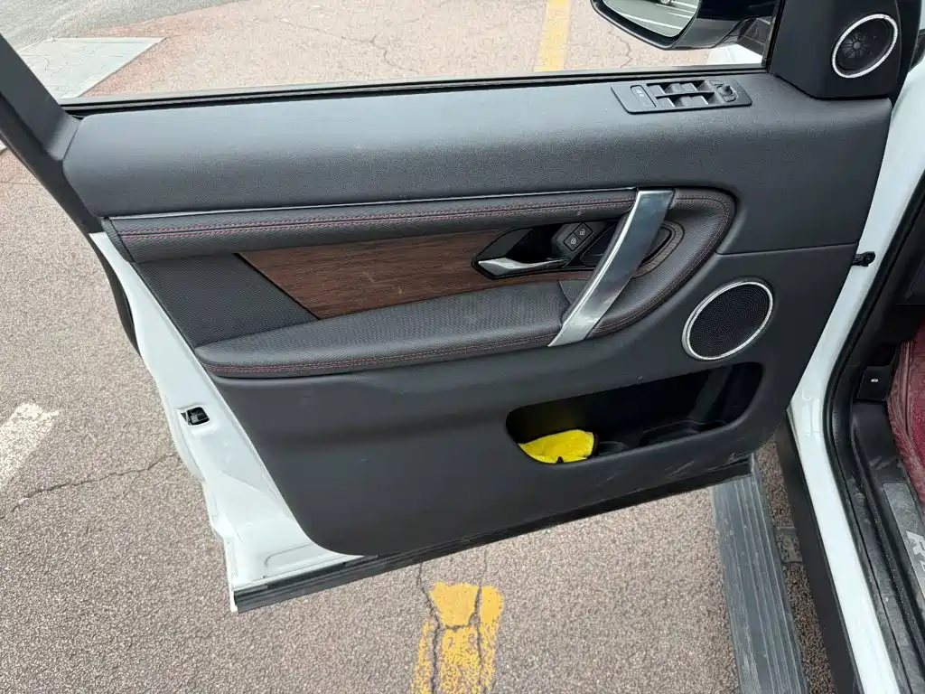 Land Rover Discovery Sport — миниатюра 6