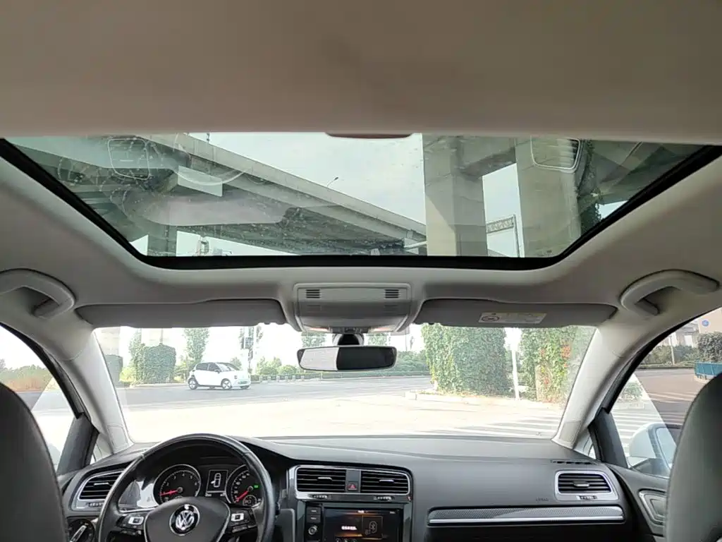 Volkswagen Golf — миниатюра 18