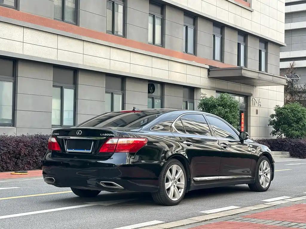 Lexus LS 2010 460L Luxury