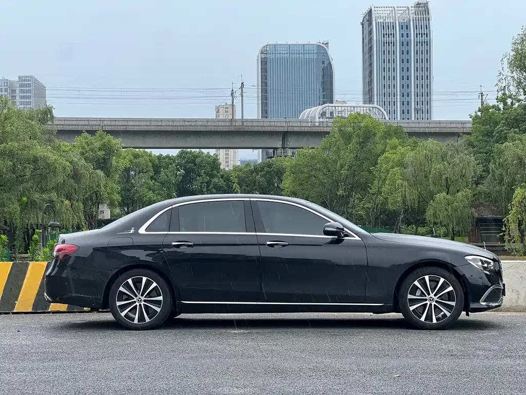 Mercedes-Benz E-Class E 2022 E 350 e L