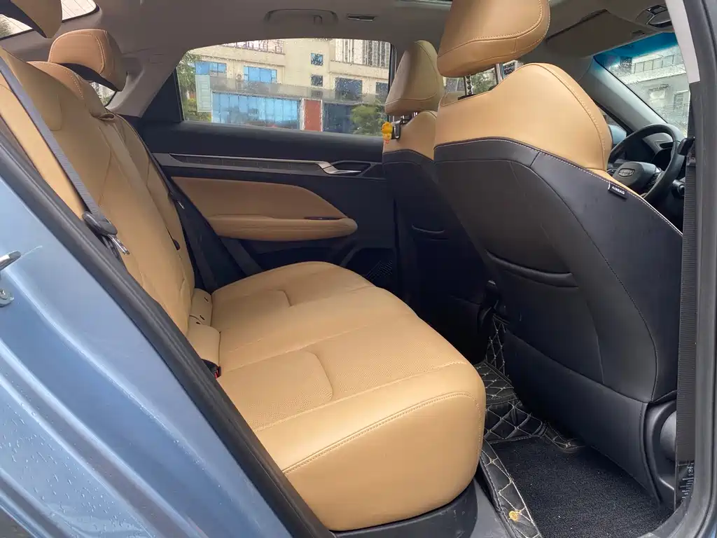 Geely L HiP — миниатюра 11