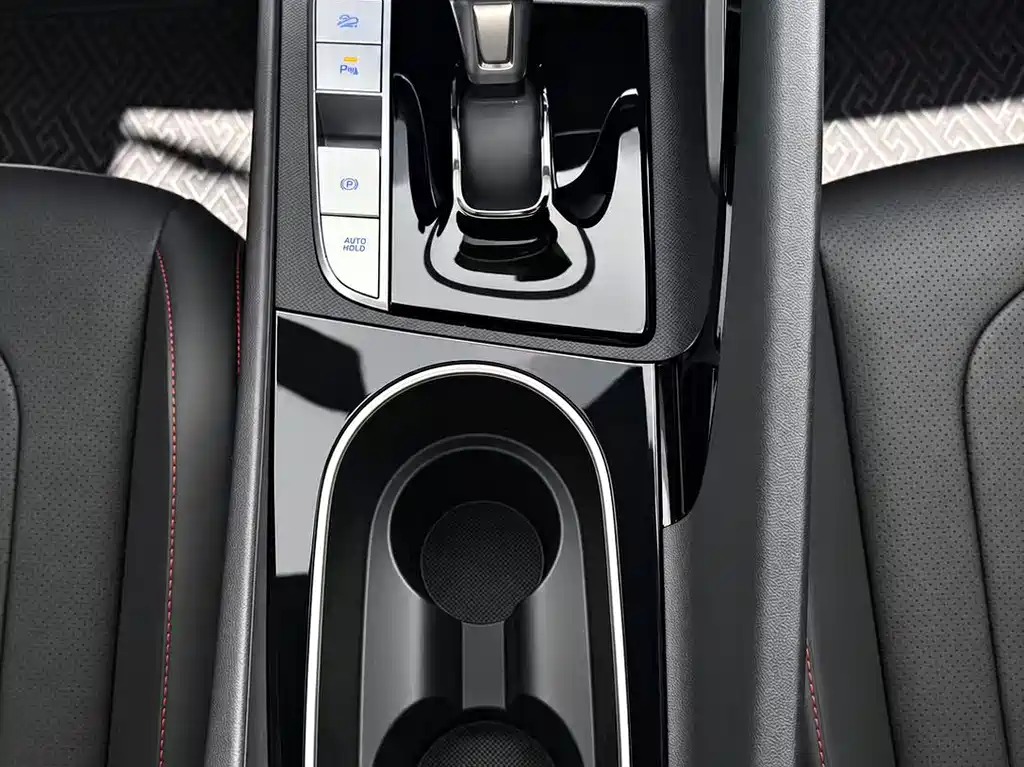 Hyundai Elantra — миниатюра 10