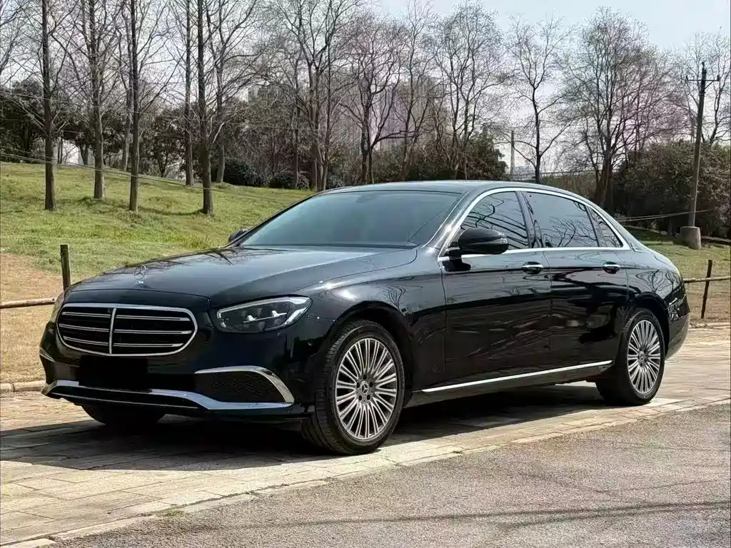 Mercedes-Benz E-Class 2022