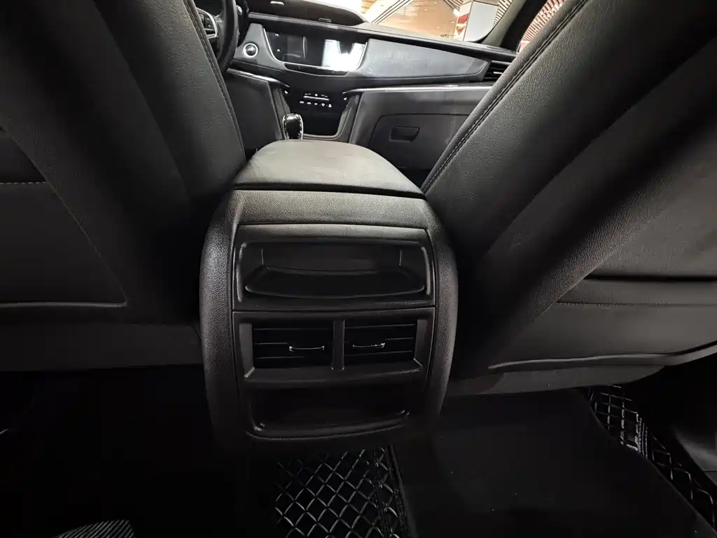 Cadillac XT5 — миниатюра 34