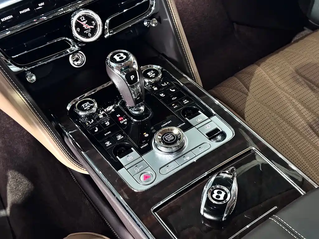 Bentley Flying Spur — миниатюра 23