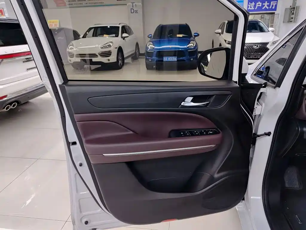 GAC Motor Trumpchi M6 — миниатюра 6