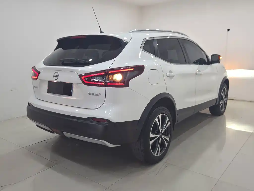 Nissan Qashqai — миниатюра 7