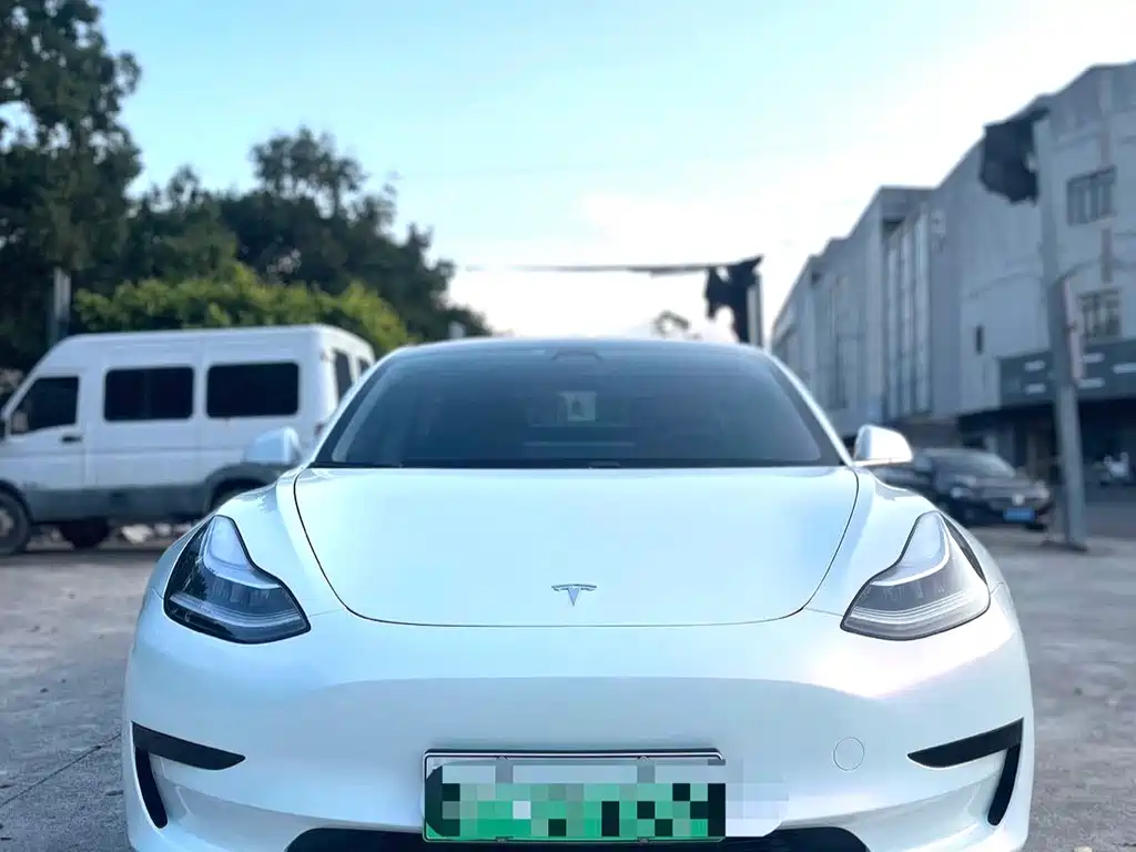 Tesla Model 3 — миниатюра 2