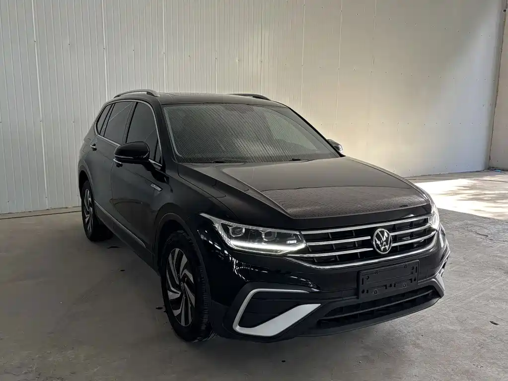 Volkswagen Tiguan L — миниатюра 2