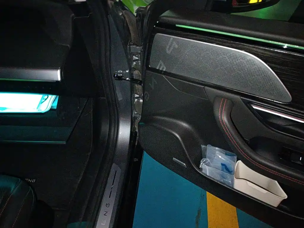 XPeng P7 — миниатюра 18