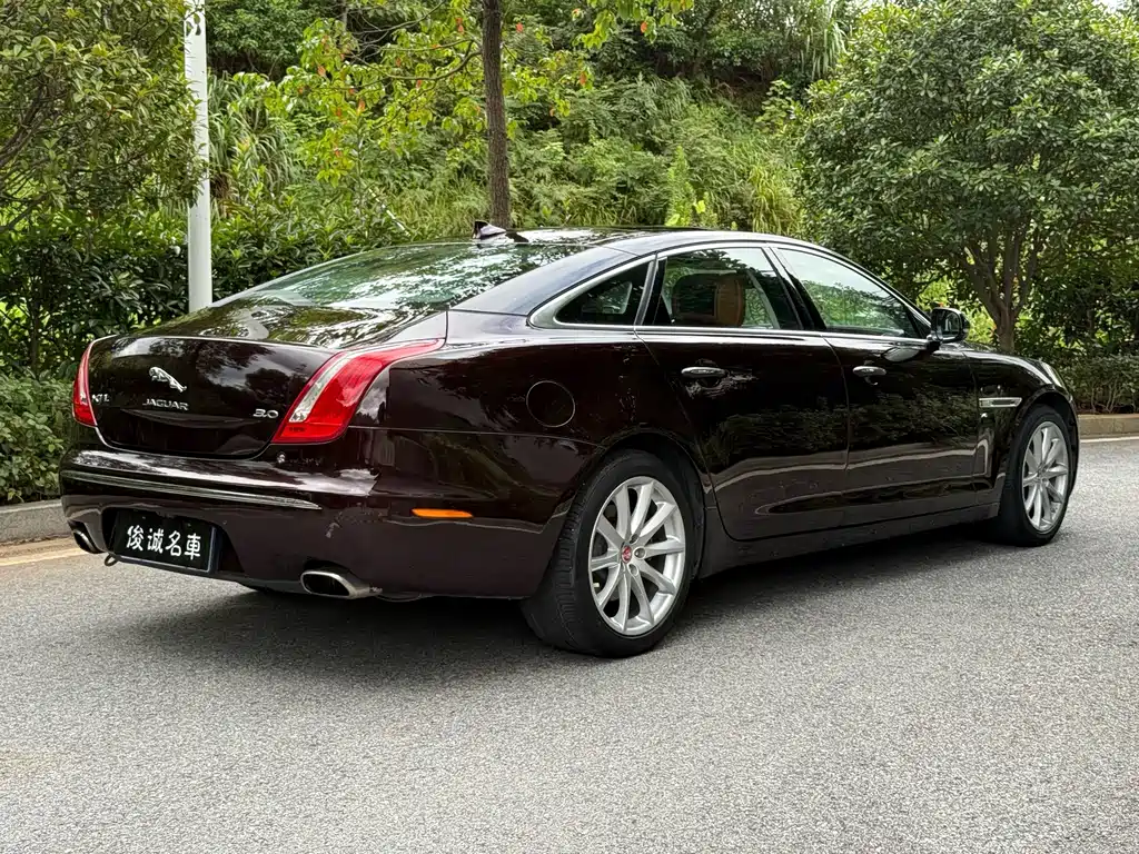 Jaguar XJ — миниатюра 28