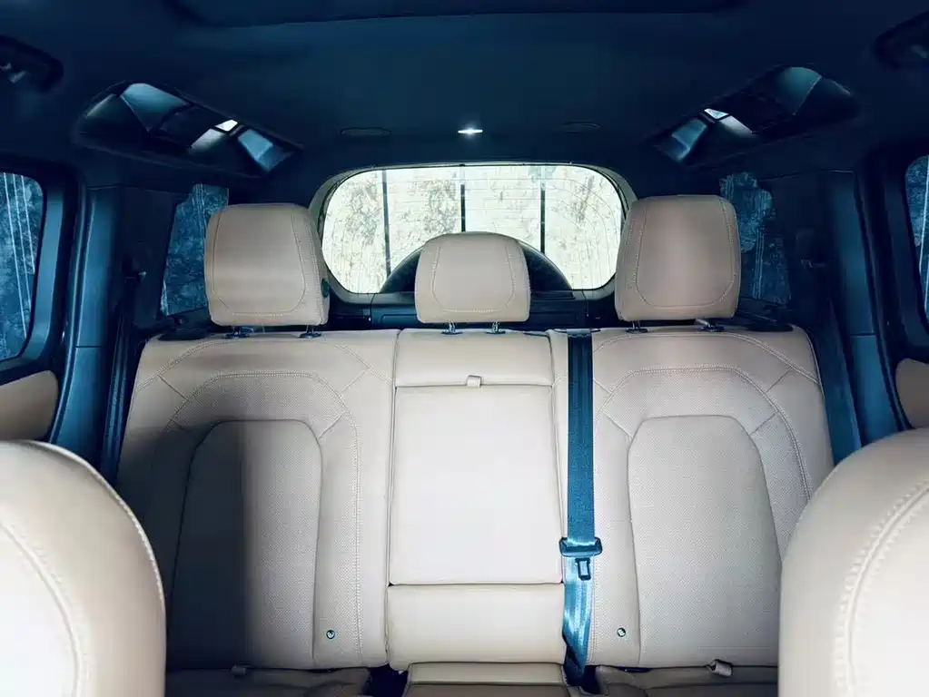 Land Rover Defender — миниатюра 9