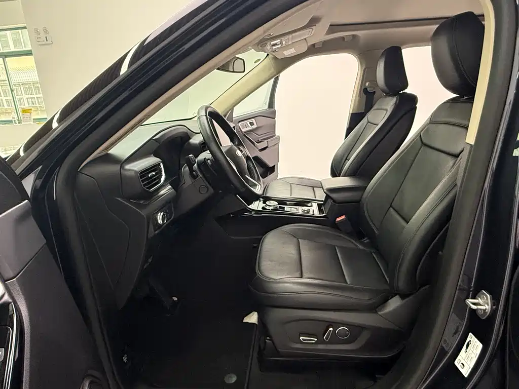 Ford Explorer — миниатюра 7