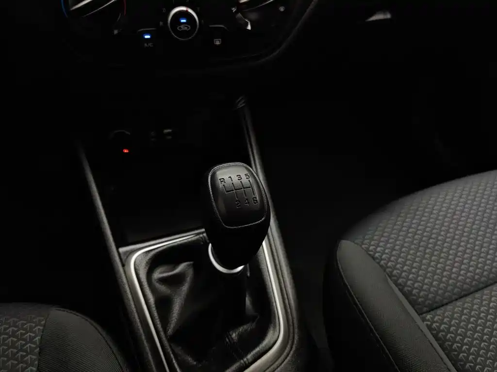 Hyundai Verna — миниатюра 13