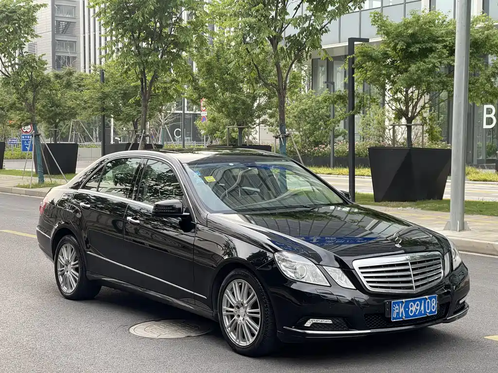 Mercedes-Benz E-Class — миниатюра 3